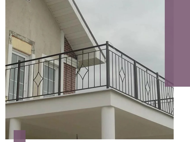 Изготовление балконных ограждений в Иванове из металла и стекла