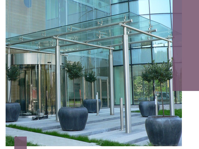 Навесы из стекла на заказ в Иванове — монтаж и установка