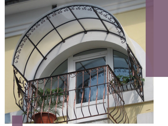 Козырьки над балконом в Иванове — изготовление и монтаж