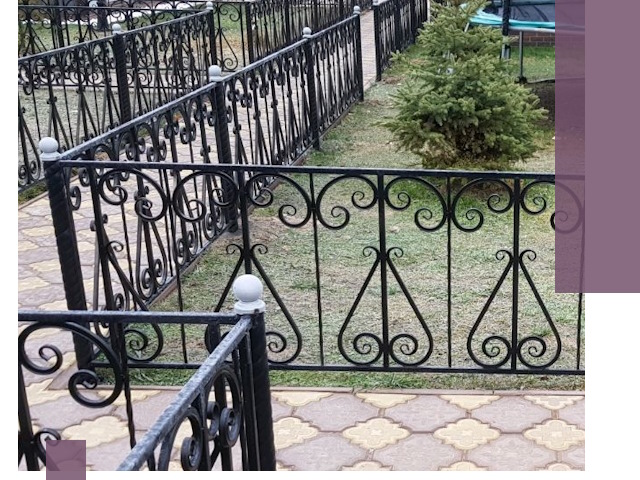 Кованые газонные ограждения под ключ в Иванове